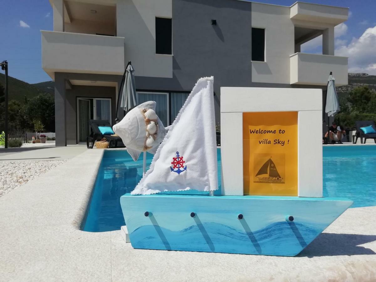 Villa Sky - Heating Pool Kaštel Novi Exterior foto